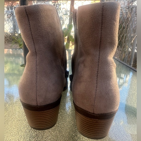 BP Wallis Taupe Ankle Booties, Size 6.5M NWOB - Picture 6 of 8